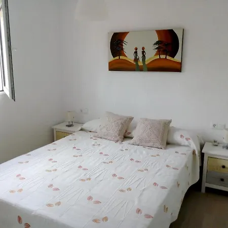 Seaside Villa: Beachfront Retreat With Pool And Sea Views Villa *