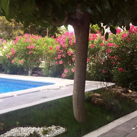 Seaside Villa: Beachfront Retreat With Pool And Sea Views Calafat