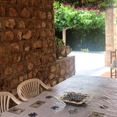 Villa Seaside Villa: Beachfront Retreat With Pool And Sea Views Calafat