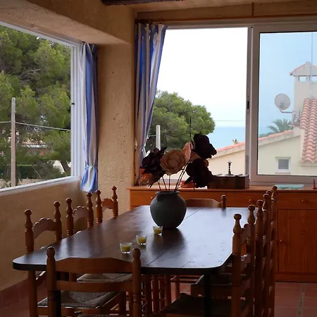 Seaside Villa: Beachfront Retreat With Pool And Sea Views Villa *