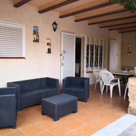 Seaside In With Private Pool. Willa
